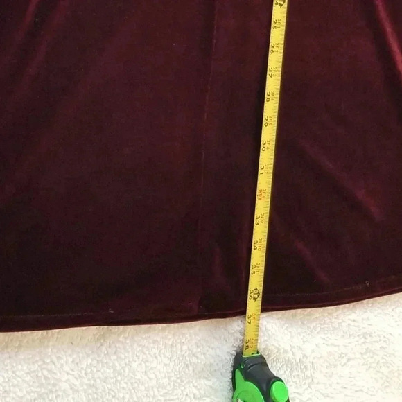 K.C. Spencer New York Velvet Dress size 8P - Picture 3 of 6